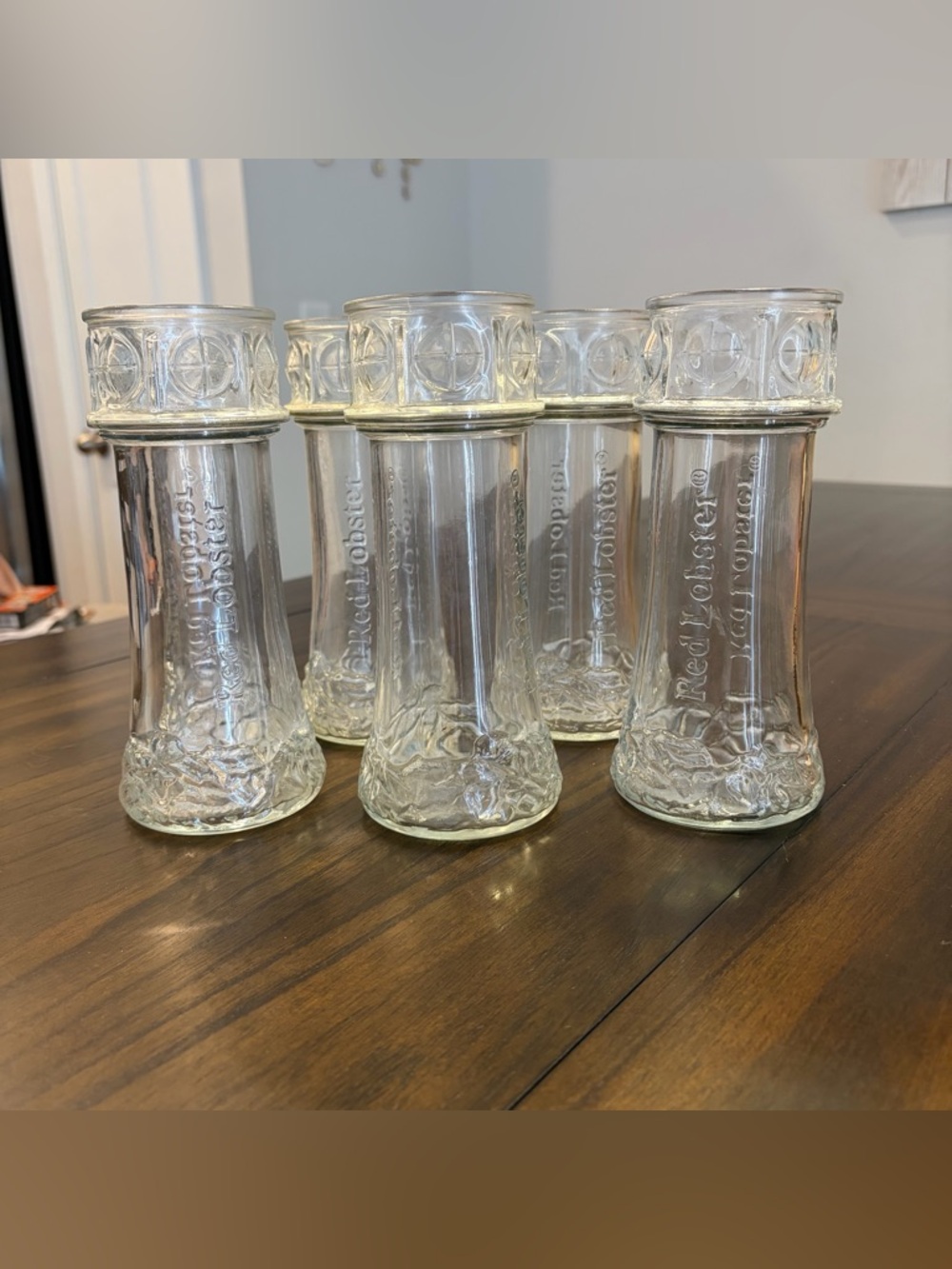 Red Lobster Lighthouse Glasses Clear Embossed Vintage
Drinkware set of 6